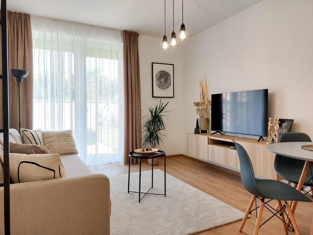 Linden Apartman 002 - Adults Only Мошонмадяровар Екстер'єр фото